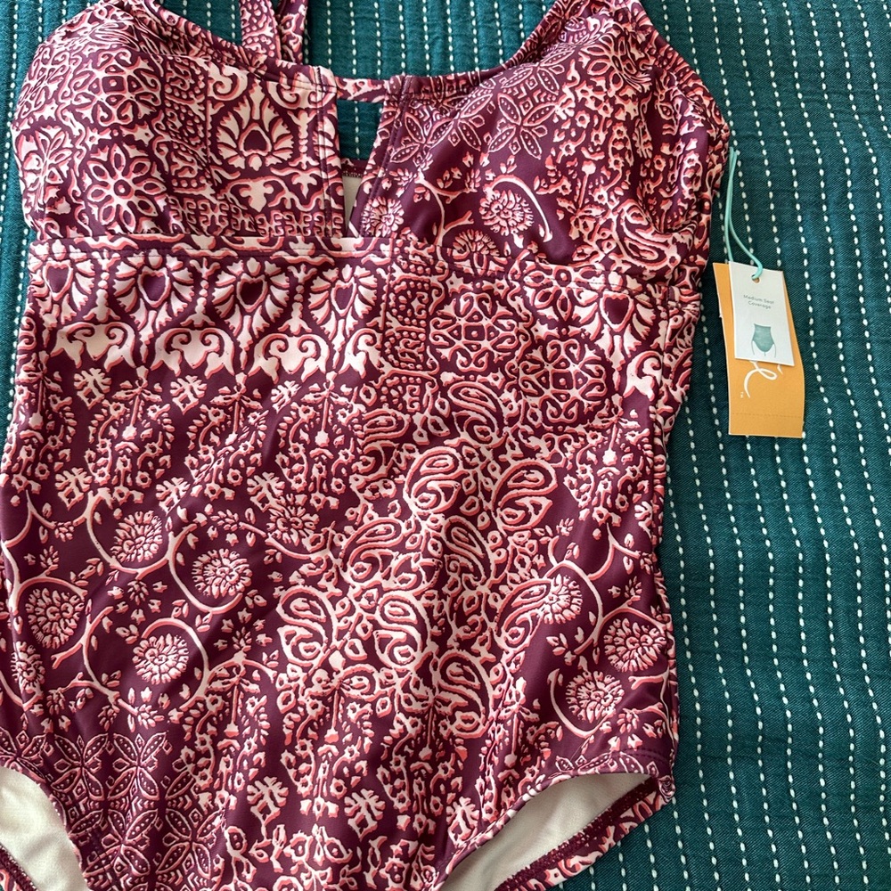 NWT Kona Sol burgundy and pink One Piece Swimsuit size 4-6